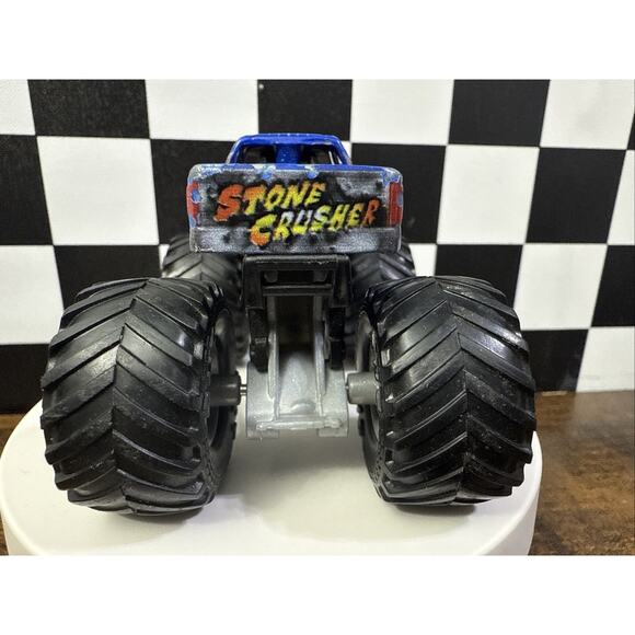 Monster Jam Truck Stone Crusher Monster Truck Scale 1:64 Spin Master Diecast Toy - Picture 5 of 9
